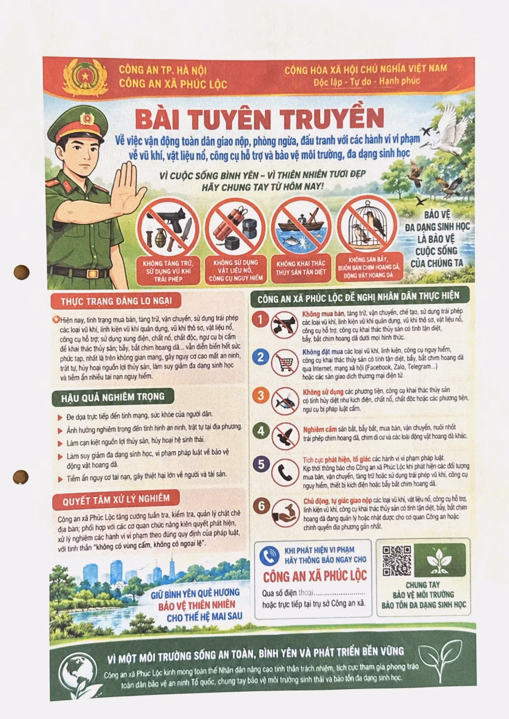 Công an xã Phúc Lộc, Hà Nội in tờ rơi tuyên truyền, vận động người dân phòng ngừa, đấu tranh với các hành vi vi phạm về bảo vệ môi trường, đa dạng sinh học.