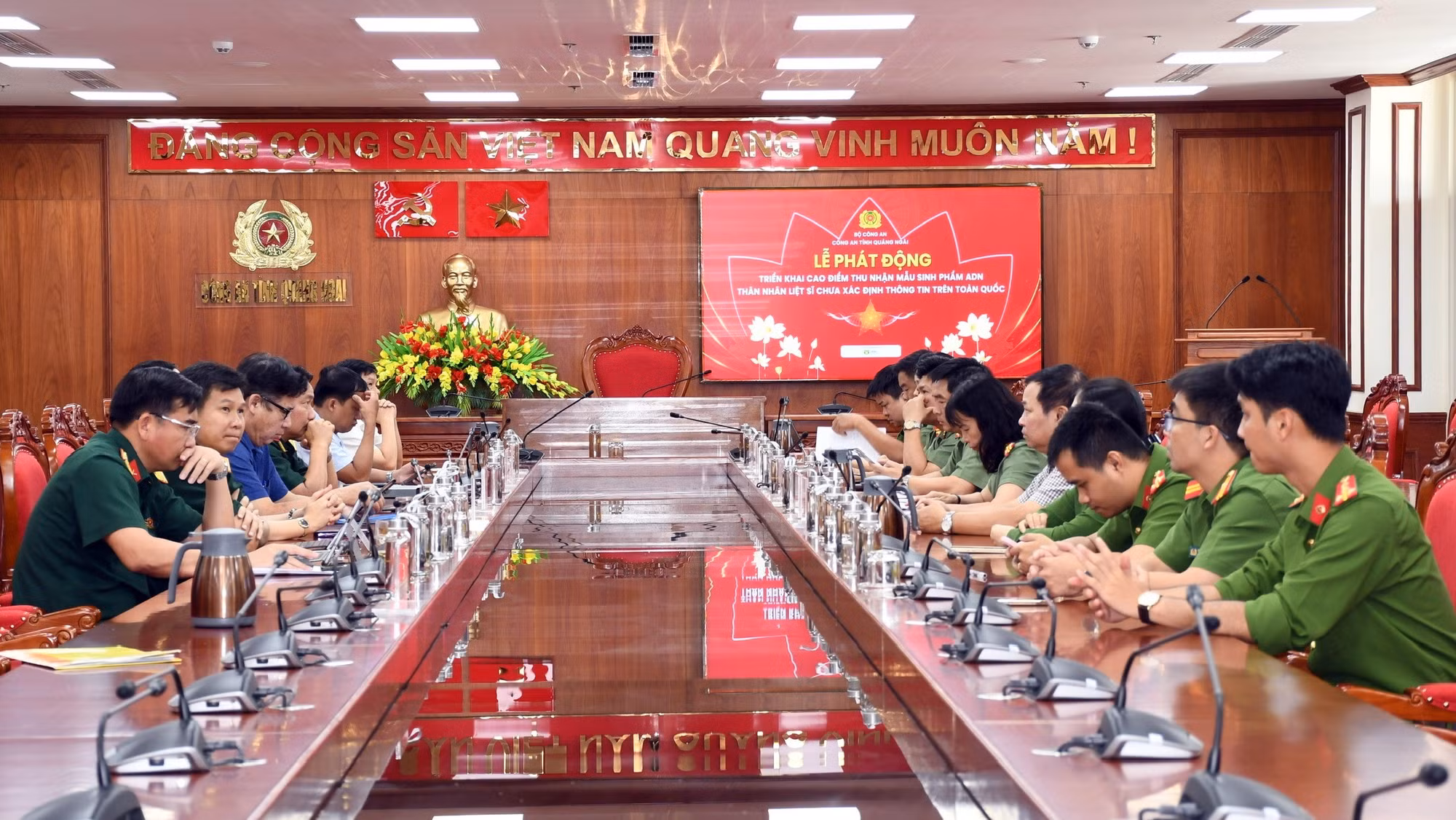 liet-si-3-ngoc-thi.jpg