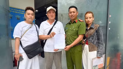 Công an phường nhanh chóng tìm được người nước ngoài đi lạc 