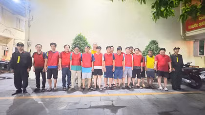 Bắt 17 đối tượng trong đường dây cá độ bóng đá hơn 1,7 tỷ đồng 