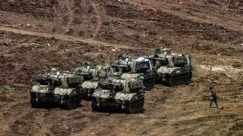 Thiết giáp của Israel hoạt động ở Lebanon. Ảnh: Anadolu