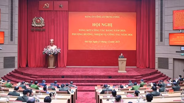 Tổng kết công tác đảng, trao giải Búa liềm vàng và cuộc thi chính luận bảo vệ nền tảng tư tưởng của Đảng trong CAND