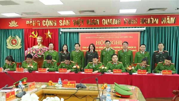 Văn phòng Cơ quan CSĐT Bộ Công an ký cam kết thi đua thực hiện phong trào "Ba nhất"
