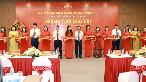 Khai trương Trung tâm báo chí phục vụ Đại hội đại biểu Đảng bộ tỉnh Phú Thọ