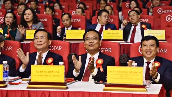 Lâm Đồng là điểm sáng về nông nghiệp công nghệ cao, khai thác khoáng sản