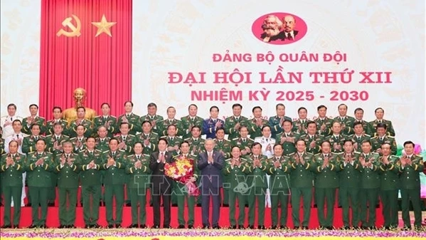 Tổng Bí thư và Chủ tịch nước dự Phiên bế mạc Đại hội Đảng bộ Quân đội lần thứ XII