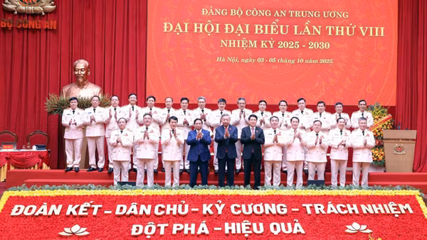 Tổng Bí thư Tô Lâm yêu cầu phát động phong trào thi đua "3 nhất" trong toàn Đảng bộ Công an Trung ương