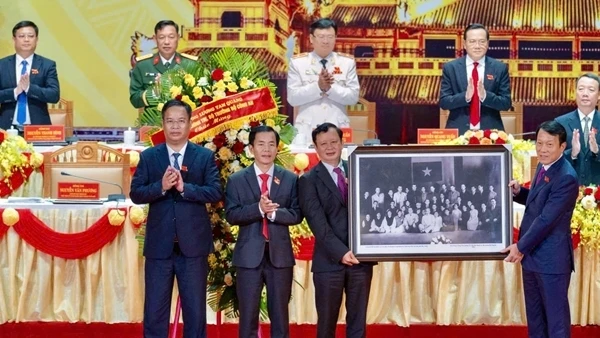 Bộ trưởng Lương Tam Quang dự, chỉ đạo Đại hội đại biểu Đảng bộ TP Huế lần thứ XVII