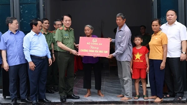 Hàng vạn mái ấm ghi dấu ấn nhân văn của lực lượng CAND