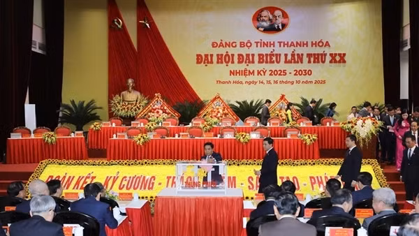 Ra mắt Ban Chấp hành Đảng bộ tỉnh Thanh Hóa khóa XX