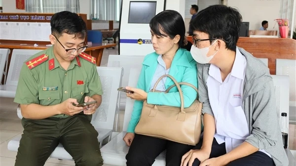 Phát huy dân chủ trong đóng góp ý kiến Dự thảo Văn kiện Đại hội lần thứ XIV của Đảng