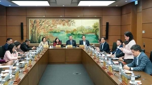 Đại biểu Quốc hội thảo luận sôi nổi, góp ý đa dạng vào Văn kiện Đại hội Đảng XIV