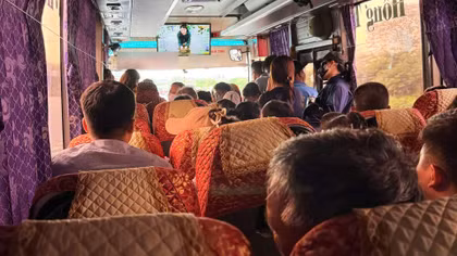 Tài xế và chủ xe khách "nhồi nhét" bị xử phạt nặng