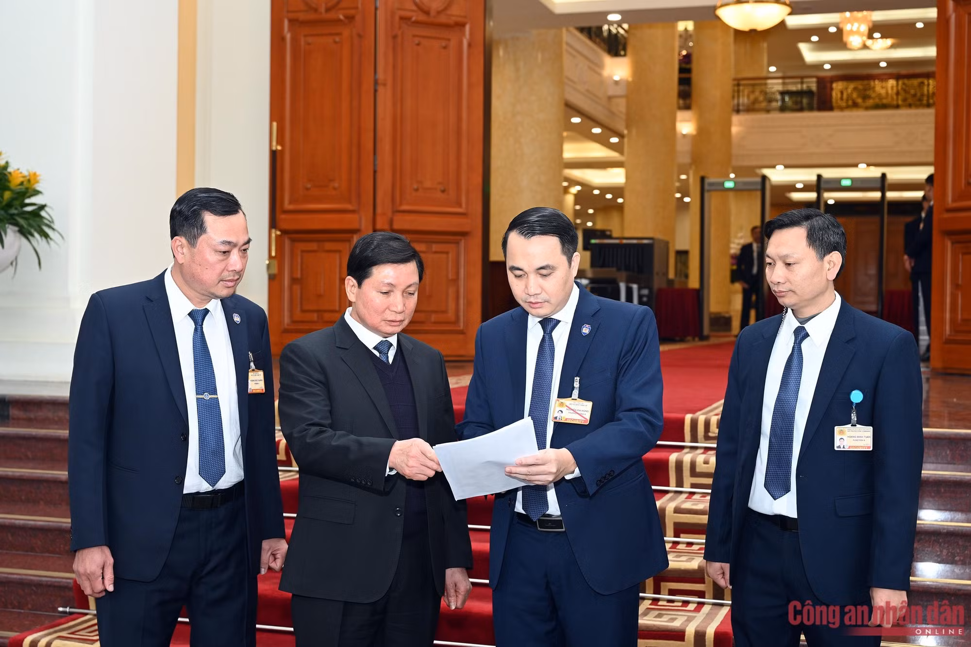 Bảo vệ an toàn Hội nghị lần thứ nhất Ban Chấp hành Trung ương Đảng khóa XIV tiến hành -2