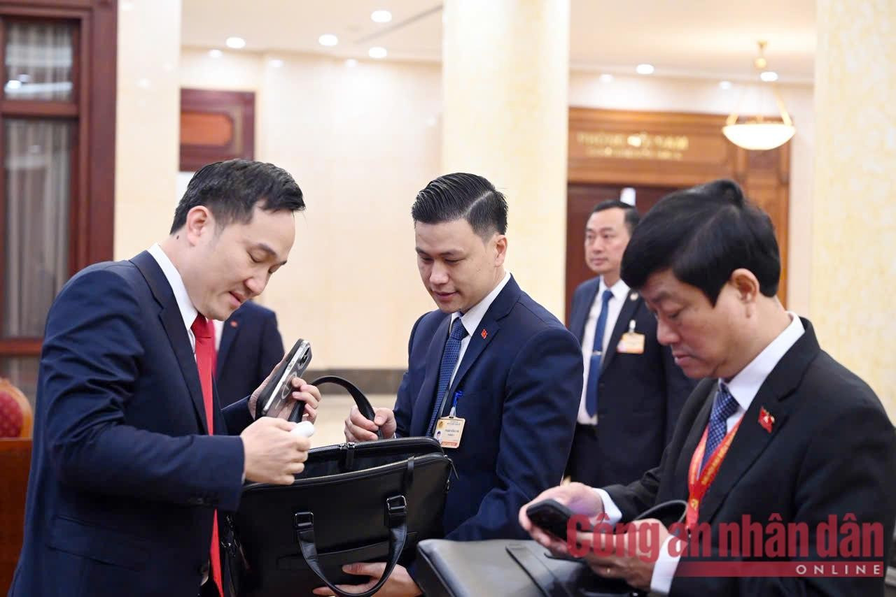 Bảo vệ an toàn Hội nghị lần thứ nhất Ban Chấp hành Trung ương Đảng khóa XIV tiến hành -0