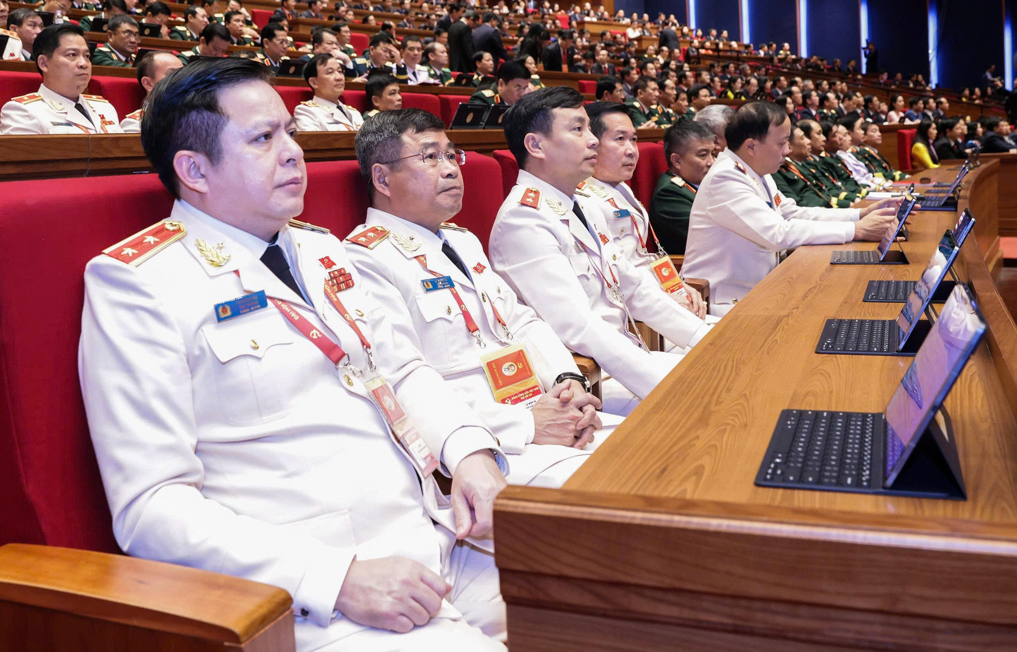 19 đồng chí được Ban Chấp hành Trung ương Đảng khoá XIV bầu vào Bộ Chính trị -3