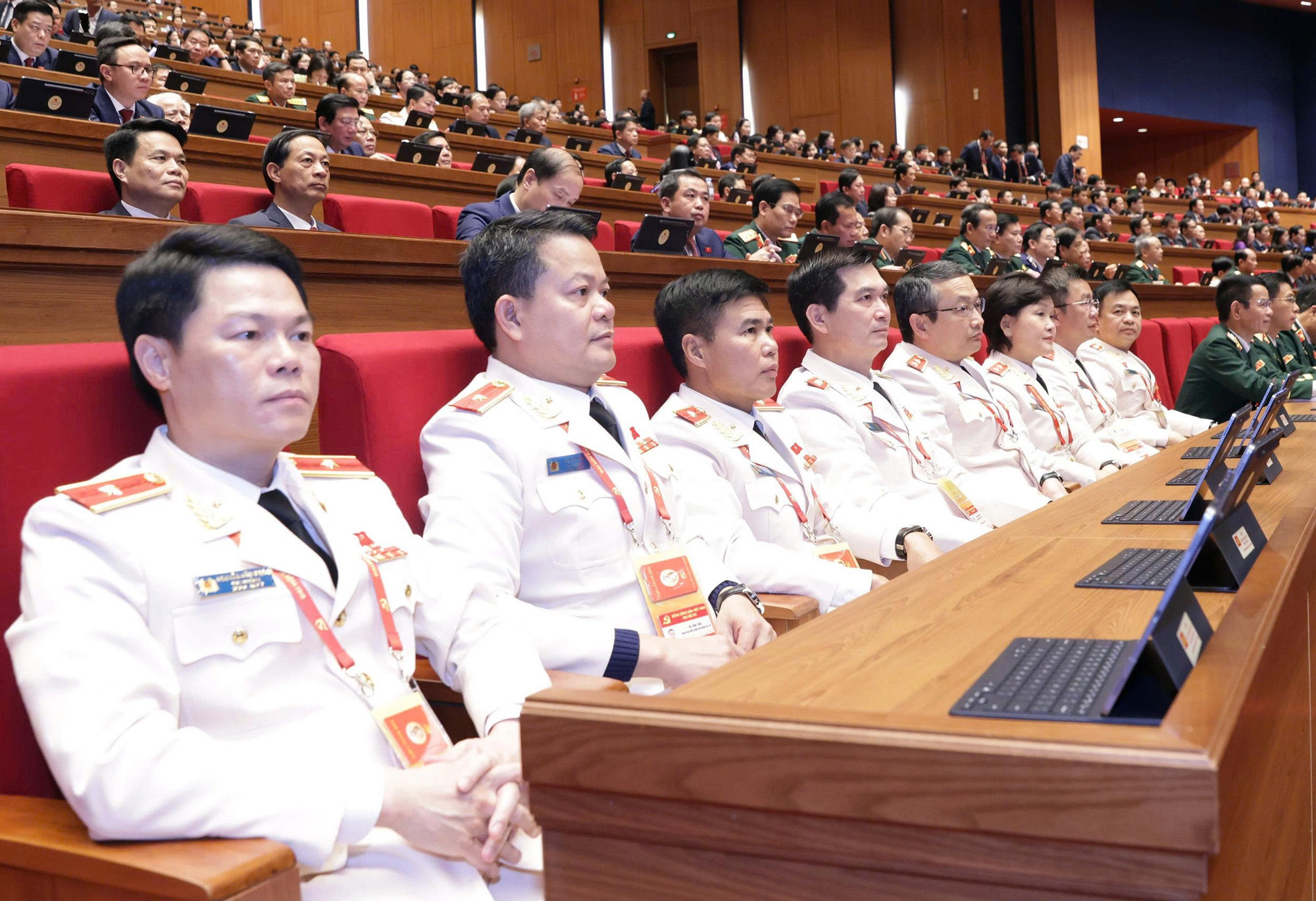 19 đồng chí được Ban Chấp hành Trung ương Đảng khoá XIV bầu vào Bộ Chính trị -2