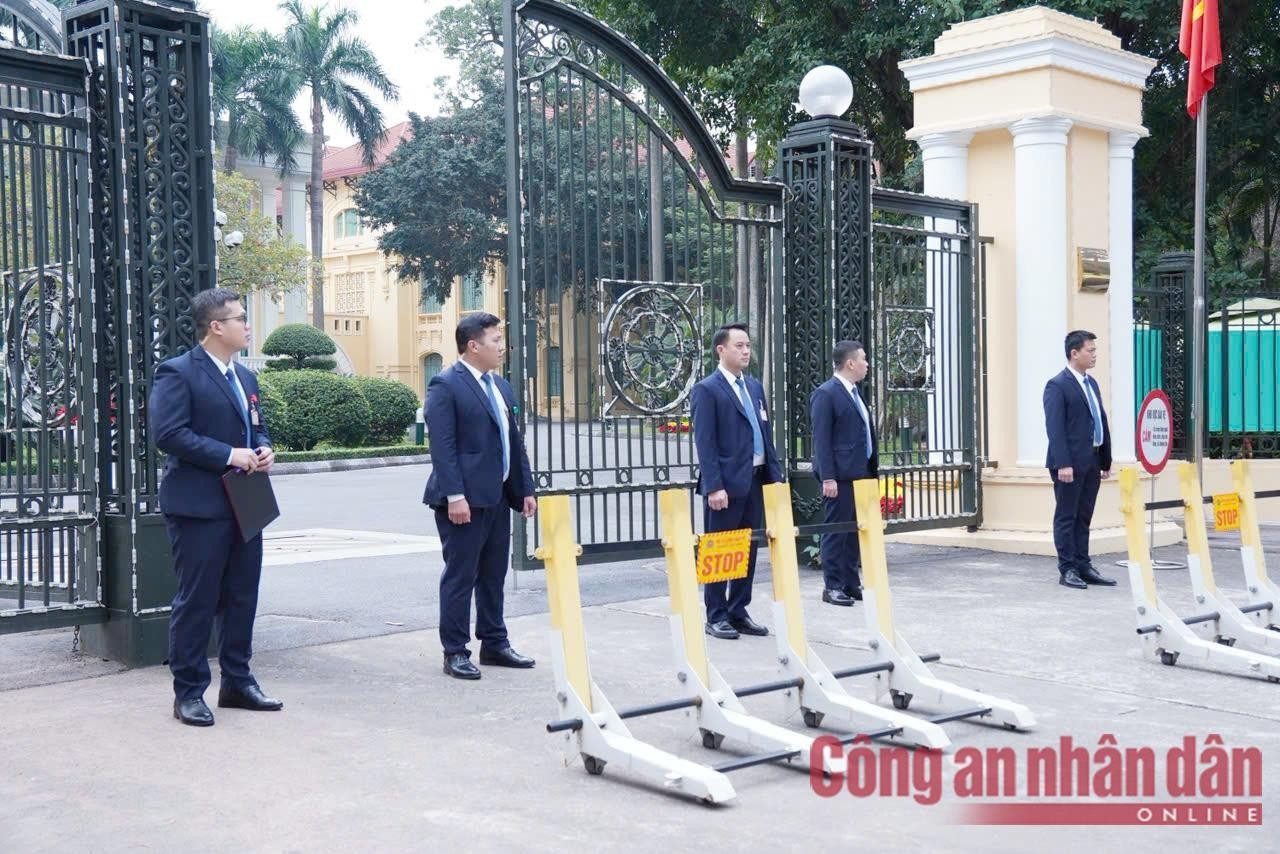 Bảo vệ an toàn Hội nghị lần thứ nhất Ban Chấp hành Trung ương Đảng khóa XIV tiến hành -4