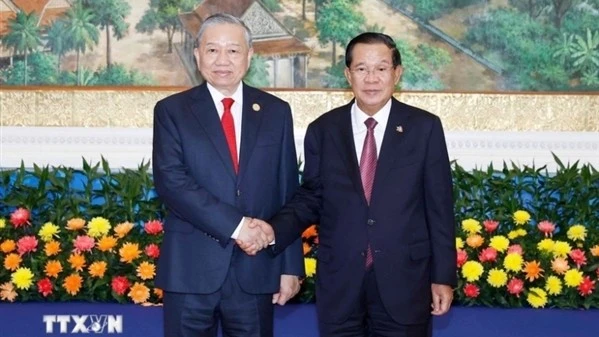 Tổng Bí thư Tô Lâm hội kiến Samdech Techo Hun Sen