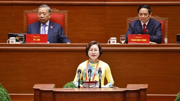 Đại biểu đến từ cơ sở nêu thực tiễn ứng dụng chuyển đổi số để vận hành chính quyền địa phương 2 cấp