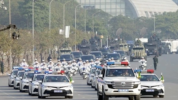 Ngắm dàn khí tài đặc chủng hiện đại của lực lượng Công an trong Lễ xuất quân