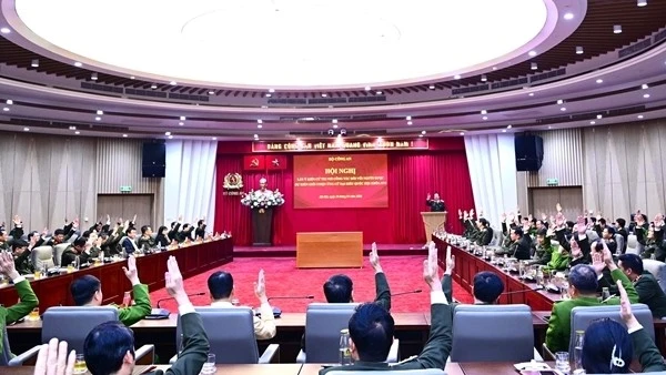 Giới thiệu Bộ trưởng Lương Tam Quang, Thứ trưởng Lê Quốc Hùng và 2 đồng chí ứng cử đại biểu Quốc hội khoá XVI