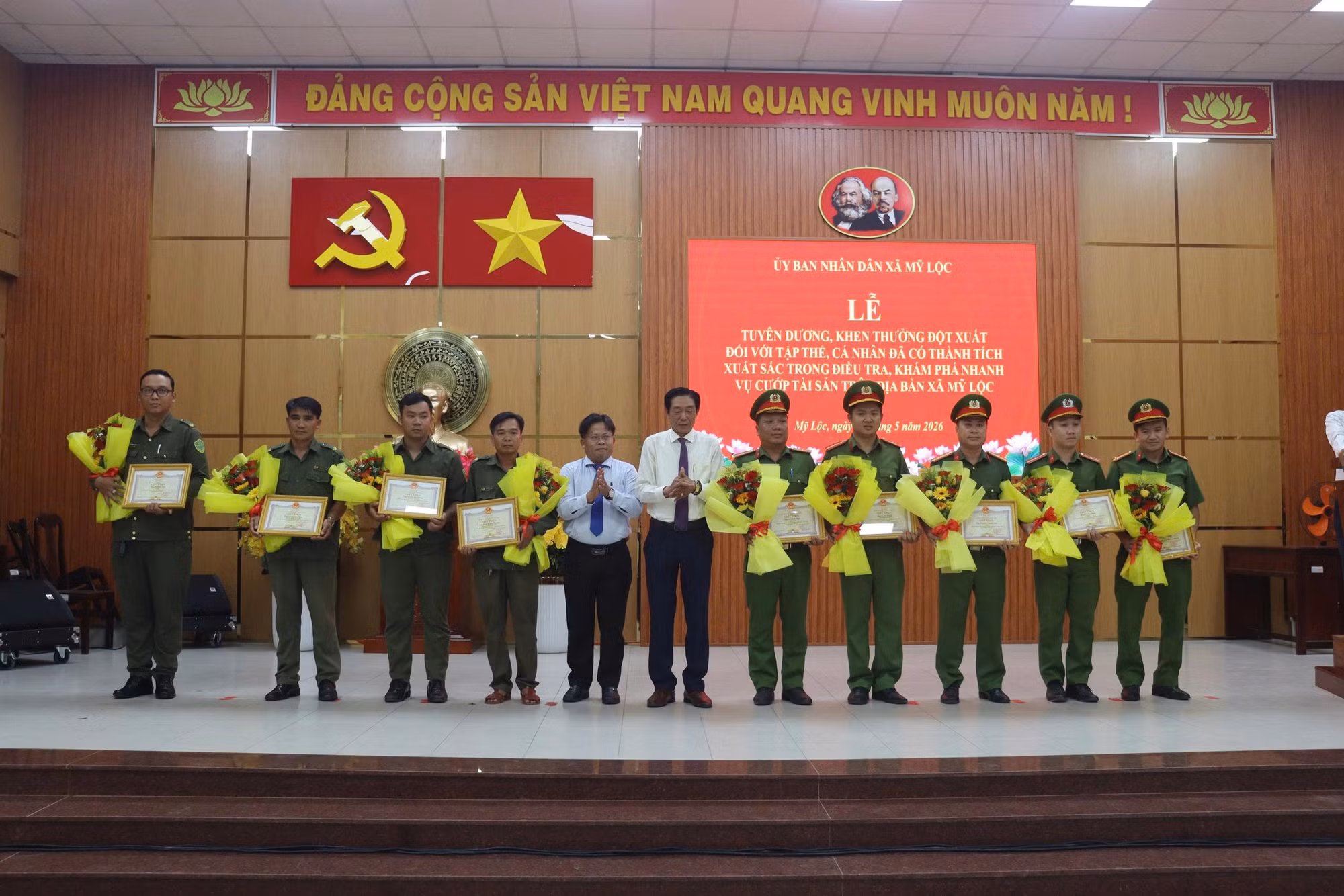 gen-h-z7843063756086-c1b538eebf0a1029c0bf14170b0226a9.jpg