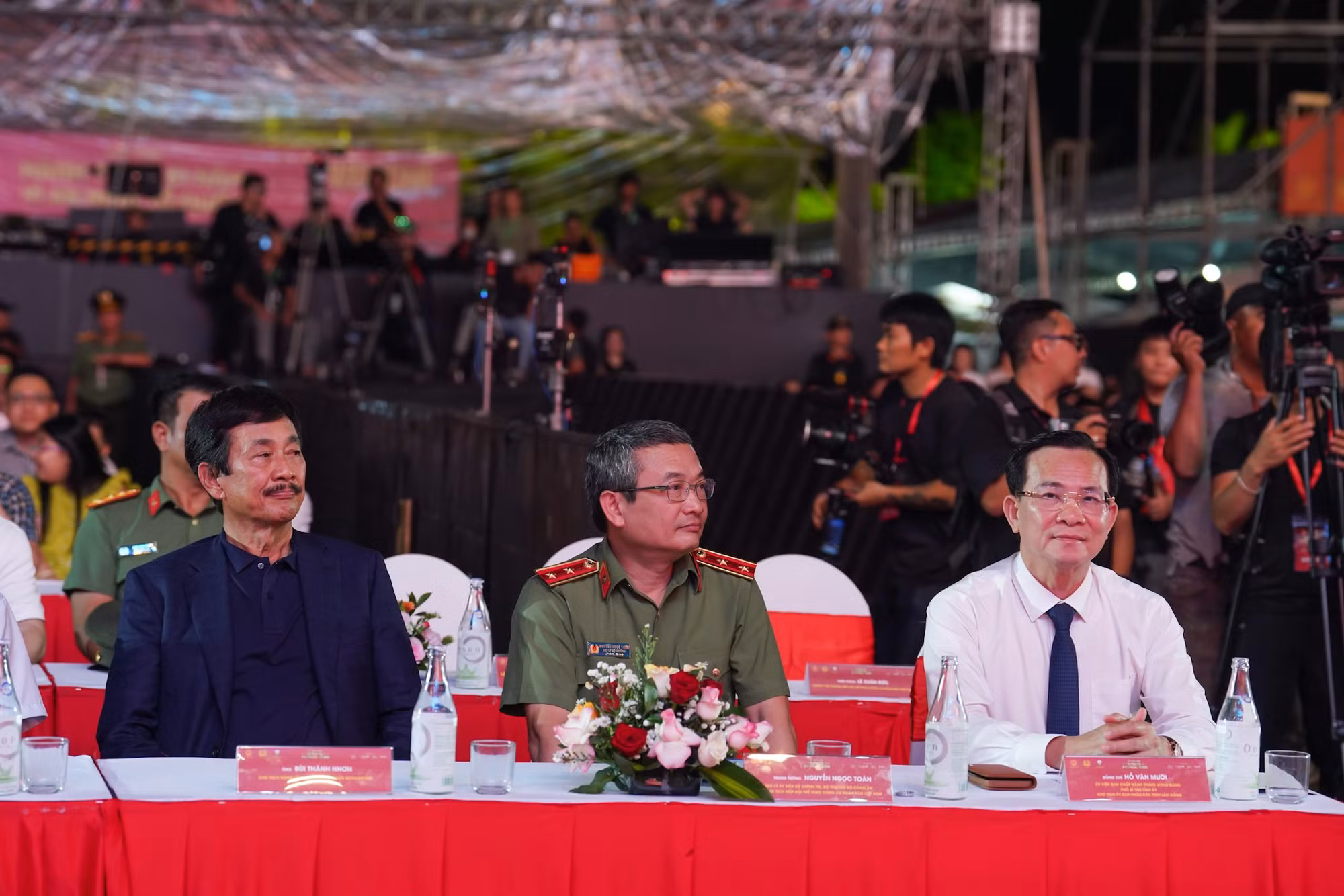 cac-dong-chi-lanh-dao.jpg