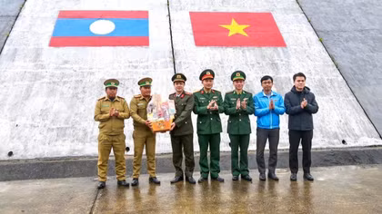 Vinh danh dưới cờ - Lan tỏa khí thế thi đua “Ba Nhất” trong Công an TP Huế 
