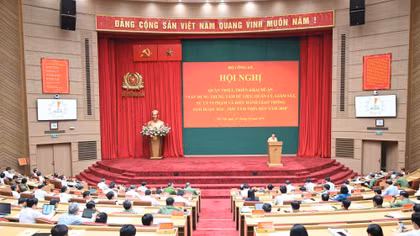 Xây dựng trung tâm dữ liệu, quản lý, giám sát, xử lý vi phạm và điều hành giao thông