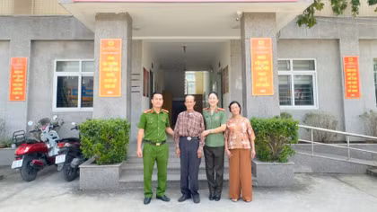 Công an TP Hà Nội: Những việc làm bình dị vì nhân dân