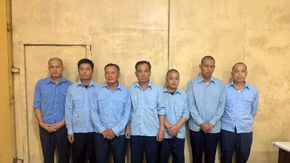 Hà Nội triệt phá ổ nhóm khai thác cát trái phép quy mô lớn