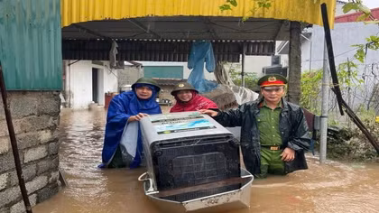 Công an Hà Nội chủ động ứng phó mưa lớn, bảo vệ người dân và tài sản