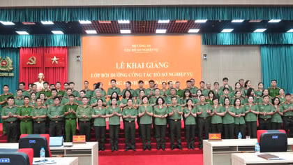 Cập nhật các quy định mới về công tác hồ sơ nghiệp vụ CAND
