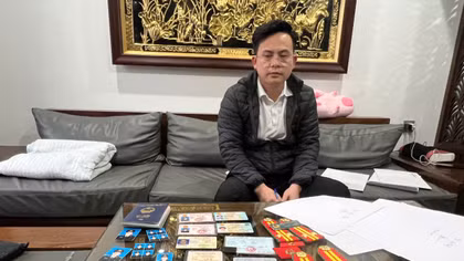 Giả danh cán bộ công an lừa tình, tiền 