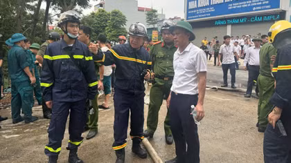 Bắt tạm giam chủ xưởng gỗ trong vụ cháy tại cụm công nghiệp Ngọc Hòa