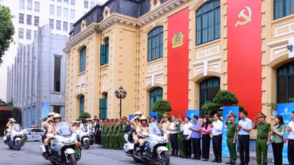 Những bước chân thầm lặng