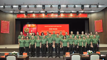 Đảng uỷ Cục Quản lý xuất nhập cảnh đối thoại để tháo gỡ khó khăn