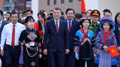 Mỗi ngôi trường được đưa vào hoạt động là điểm tựa của niềm tin và tương lai