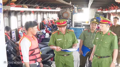 Cần Thơ tăng cường bảo đảm an toàn giao thông thủy mùa mưa bão