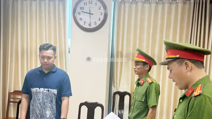 Chủ shop "Thanh Hiển Luxury" bị khởi tố vì xâm phạm quyền sở hữu công nghiệp
