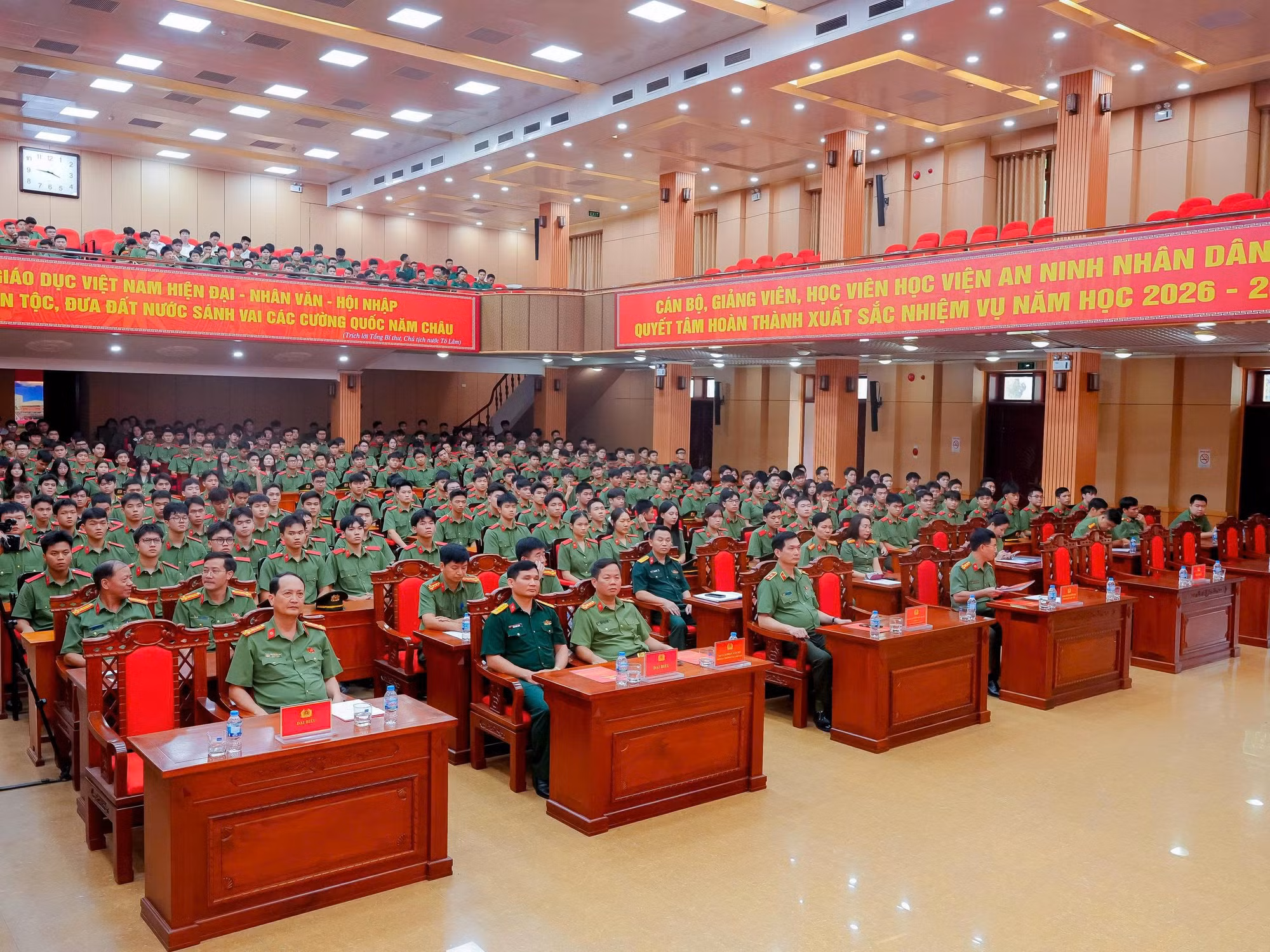 dai-bieu.jpg
