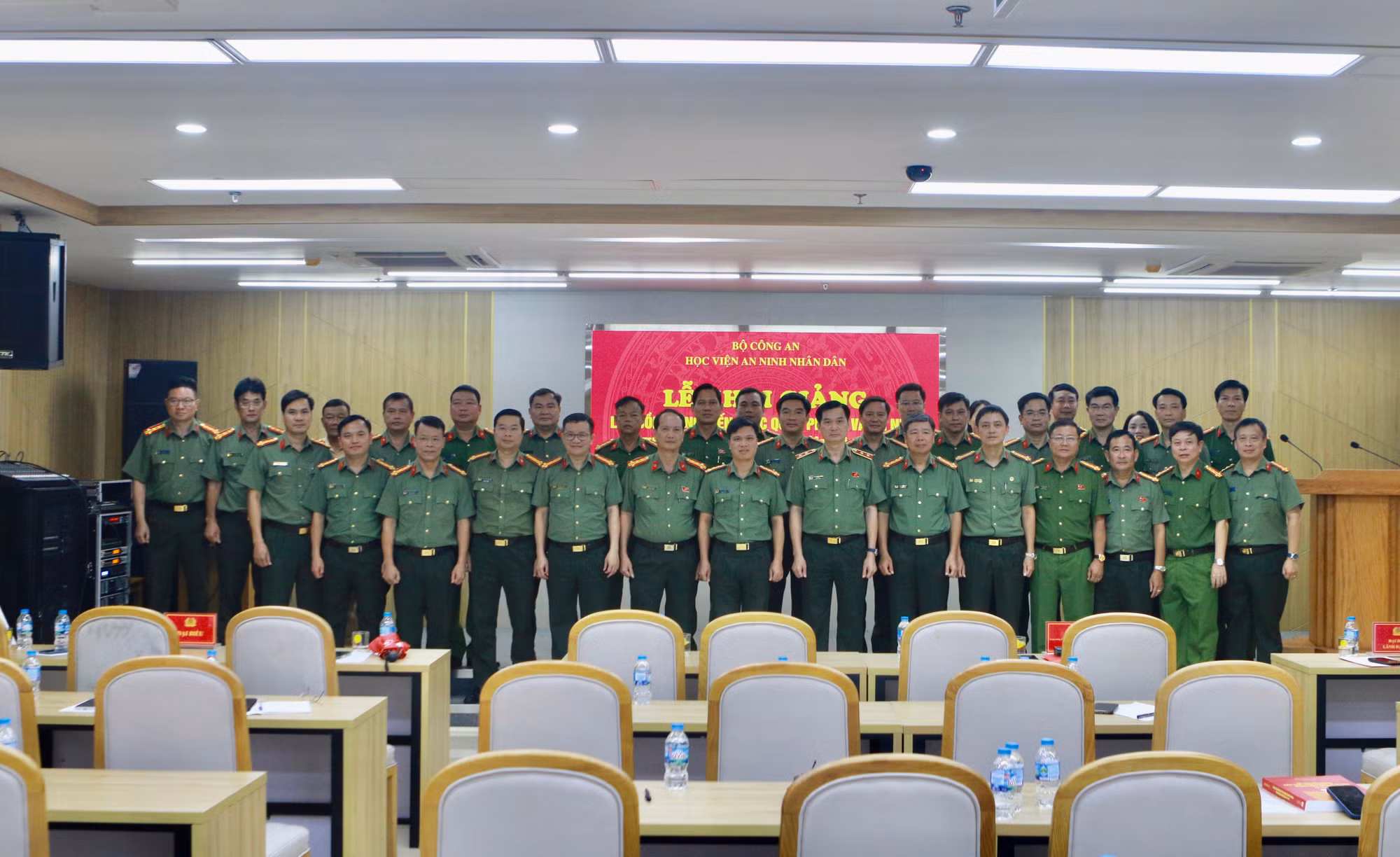 1b7f7e29-c1f3-452f-8251-81cb8209cd12-1-201-a.jpg