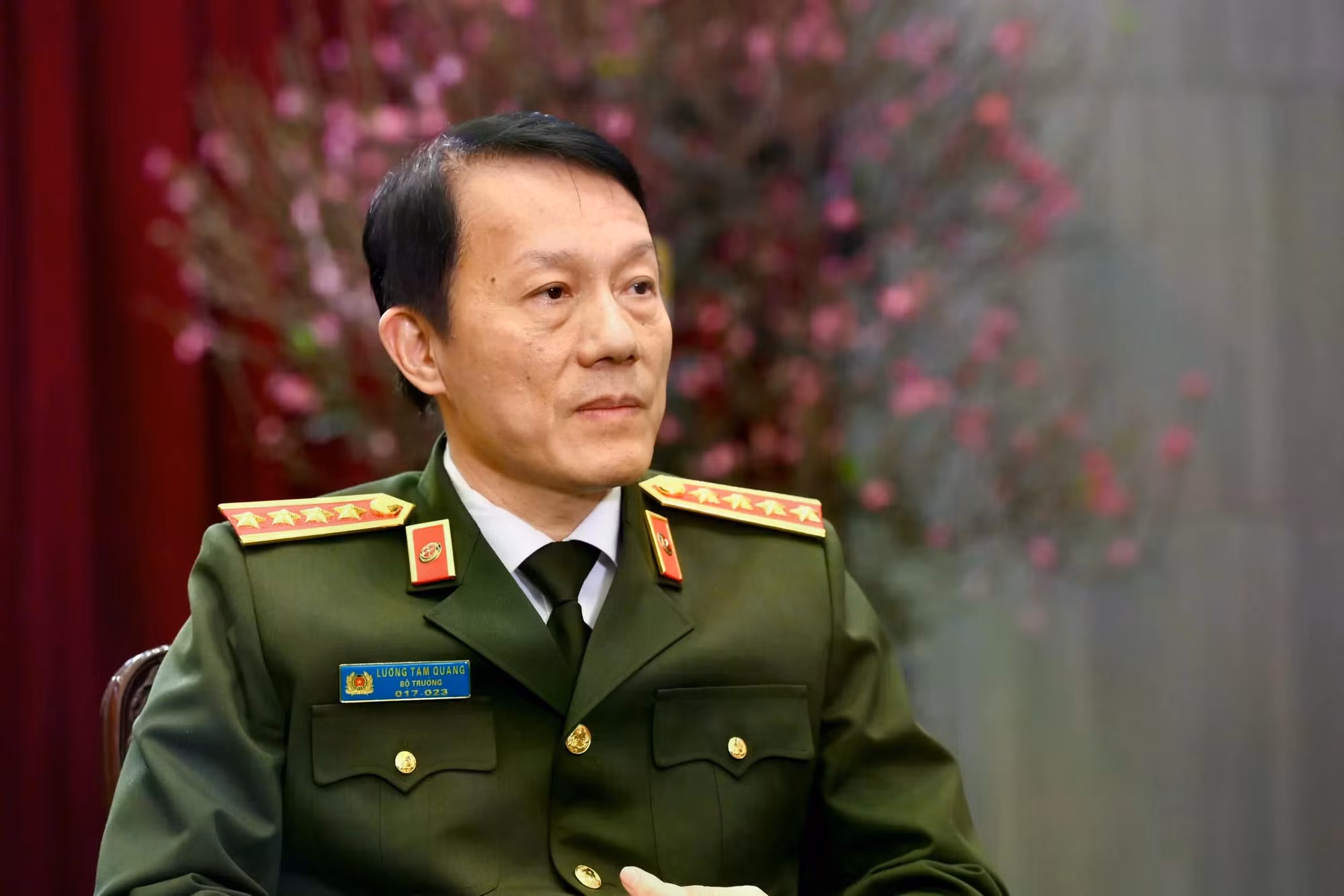 Đại tướng Lương Tam Quang, Uỷ viên Bộ Chính trị, Bộ trưởng Bộ Công an.