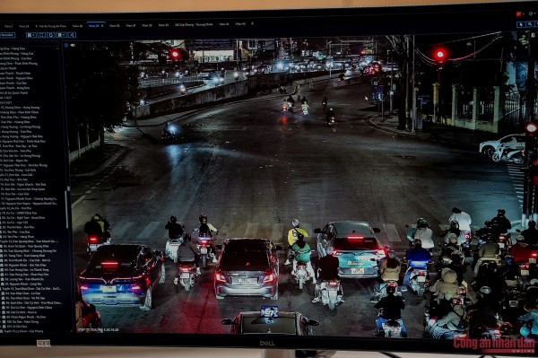 Một nút giao thông dưới góc quay của camera AI cho thấy người dân Thủ đô tuân thủ nghiêm luật giao thông.