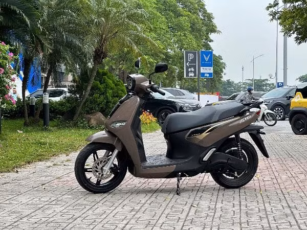Ngoại hình của Kyo nữ tính và thanh lịch.