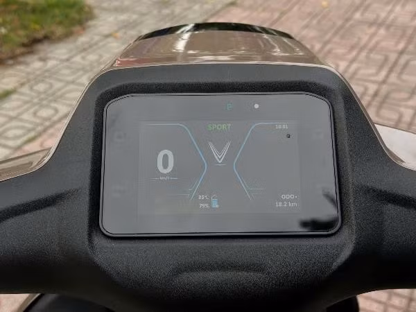 Kyo có thể trang bị tối đa hai pin LFP, cho quãng đường di chuyển tới 160 km trong điều kiện tiêu chuẩn.