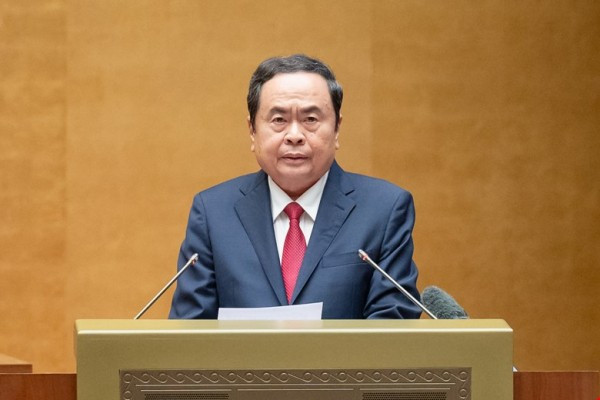 Chủ tịch Quốc hội Trần Thanh Mẫn trình bày chuyên đề tại hội nghị.