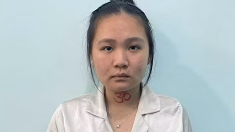 Nữ sinh bị truy nã về hành vi giết người đã ra đầu thú