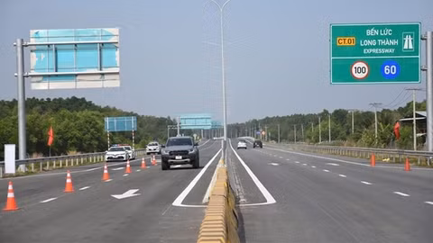 Đầu tư thiếu đồng bộ khiến đường Vành đai 3 vướng loạt hệ lụy